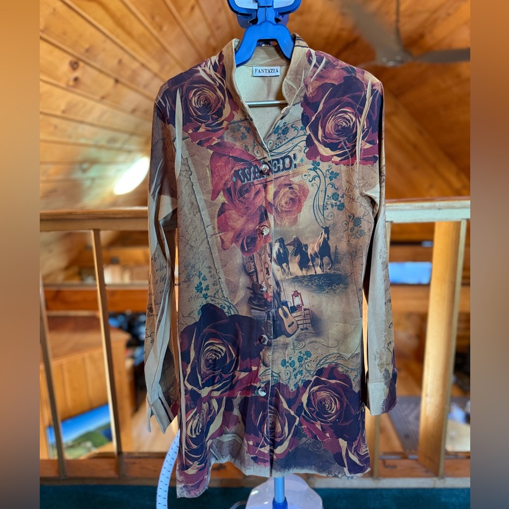 ⭐️Fantazia Floral Western Shirt sz small